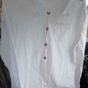 Men's White Casual Button-Down Shirt with Wooden Buttons